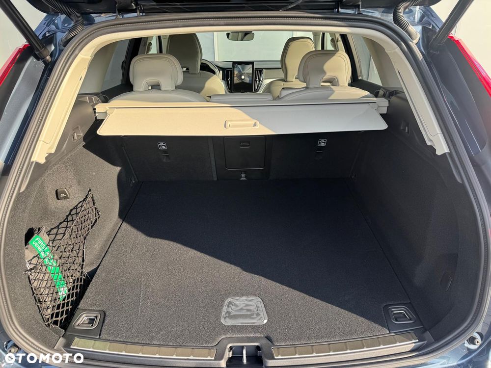 Volvo XC 60 B5 B AWD Ultra Dark - 12