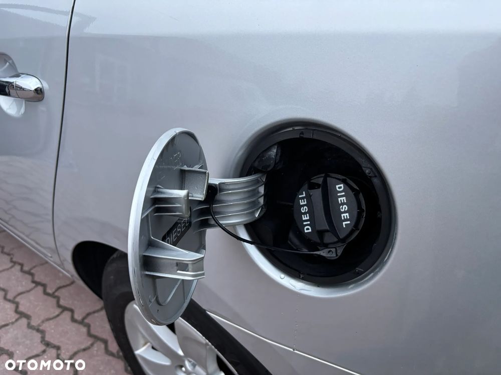 Kia Carens CRDi DPF EX - 38