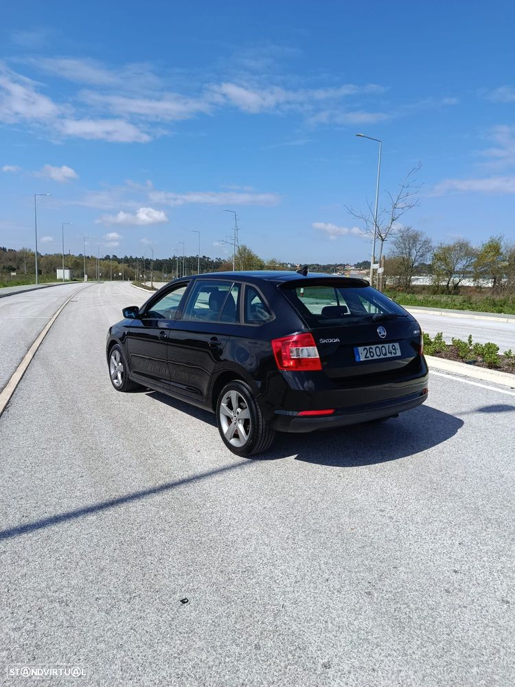 Skoda Rapid Spaceback 1.6 TDi Elegance - 4