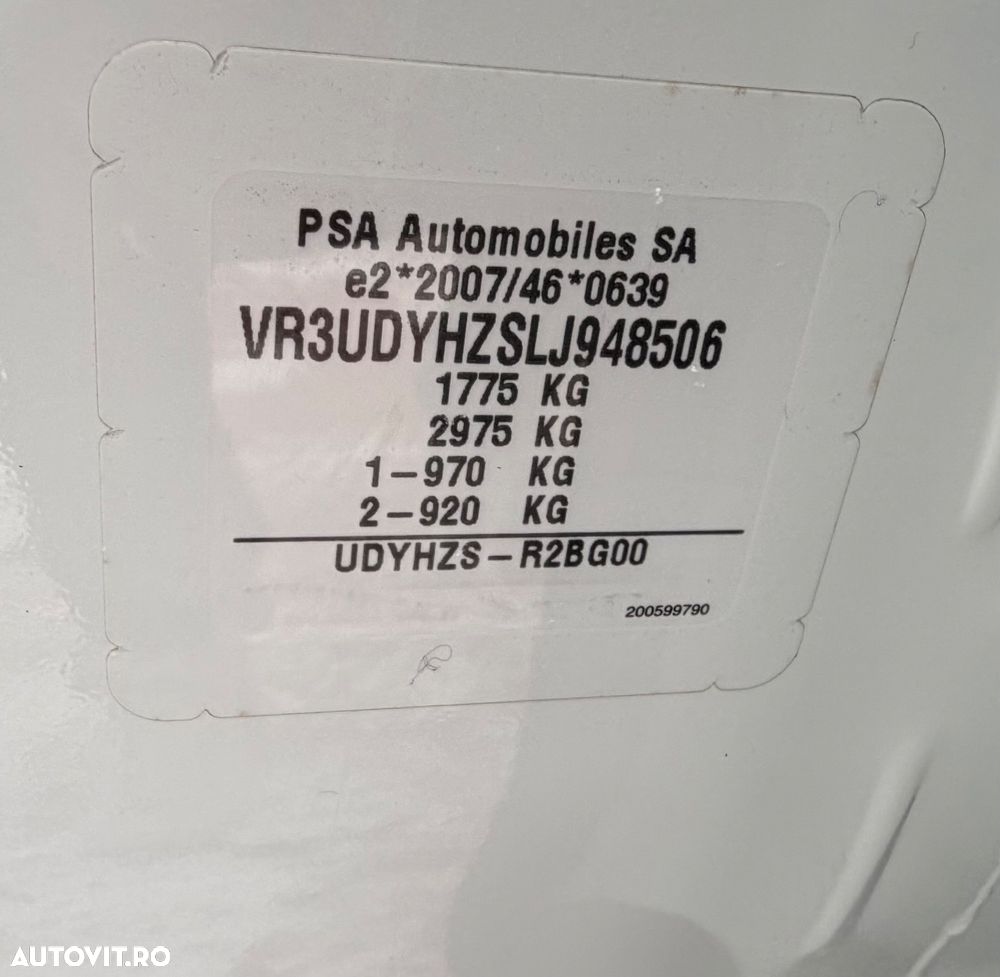 Peugeot 2008 1.5 BlueHDI EAT8 STT GT Pack - 24