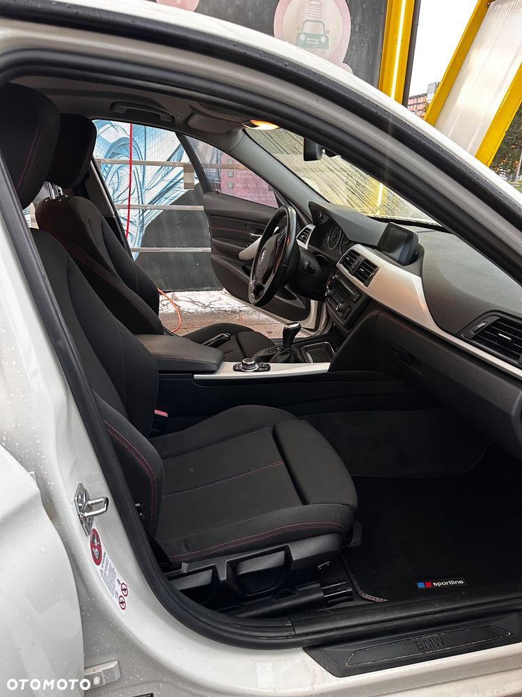 BMW Seria 3 - 17
