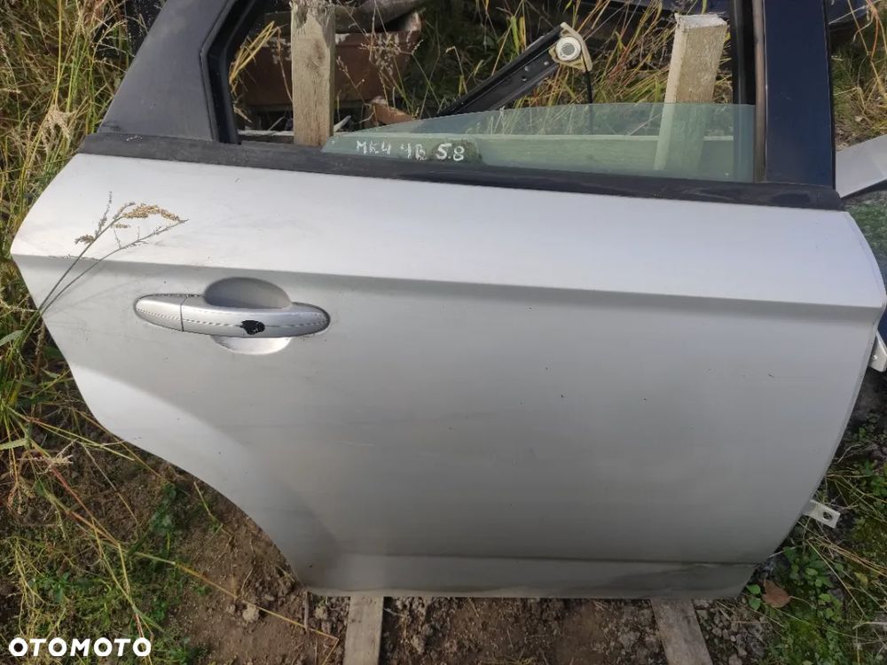 Ford Mondeo MK4 lift HB drzwi prawy tył 5.8