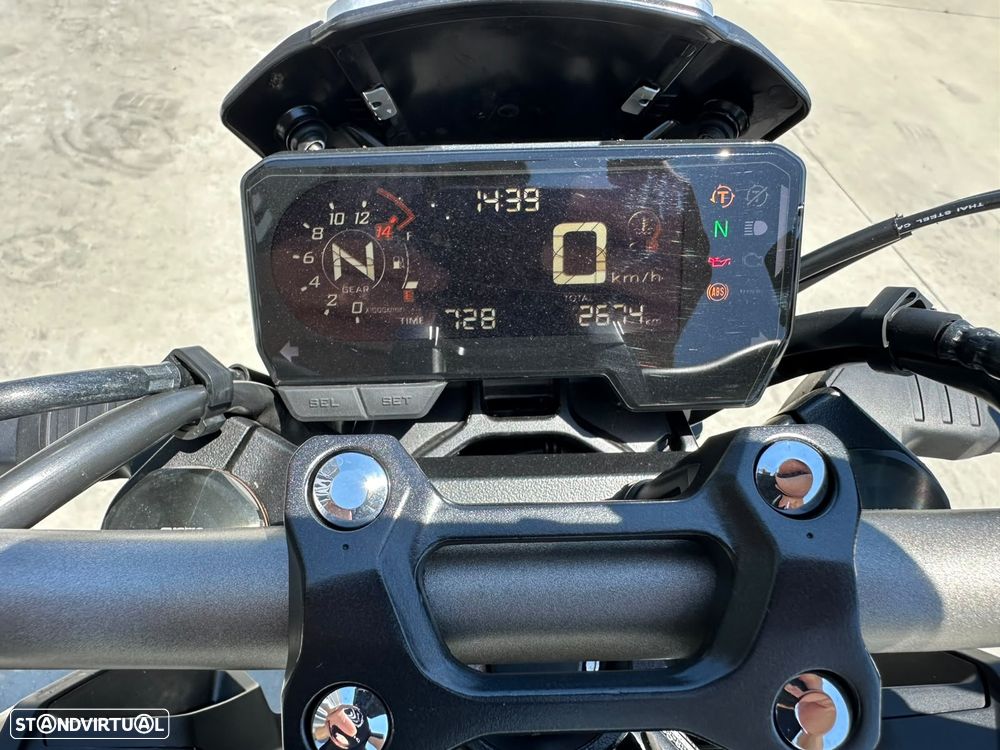 Honda CB 650 R - 7