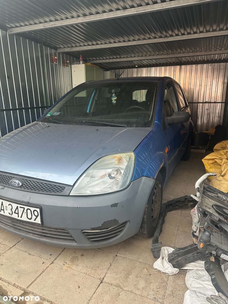 Ford Fiesta 1.3 Ambiente - 2