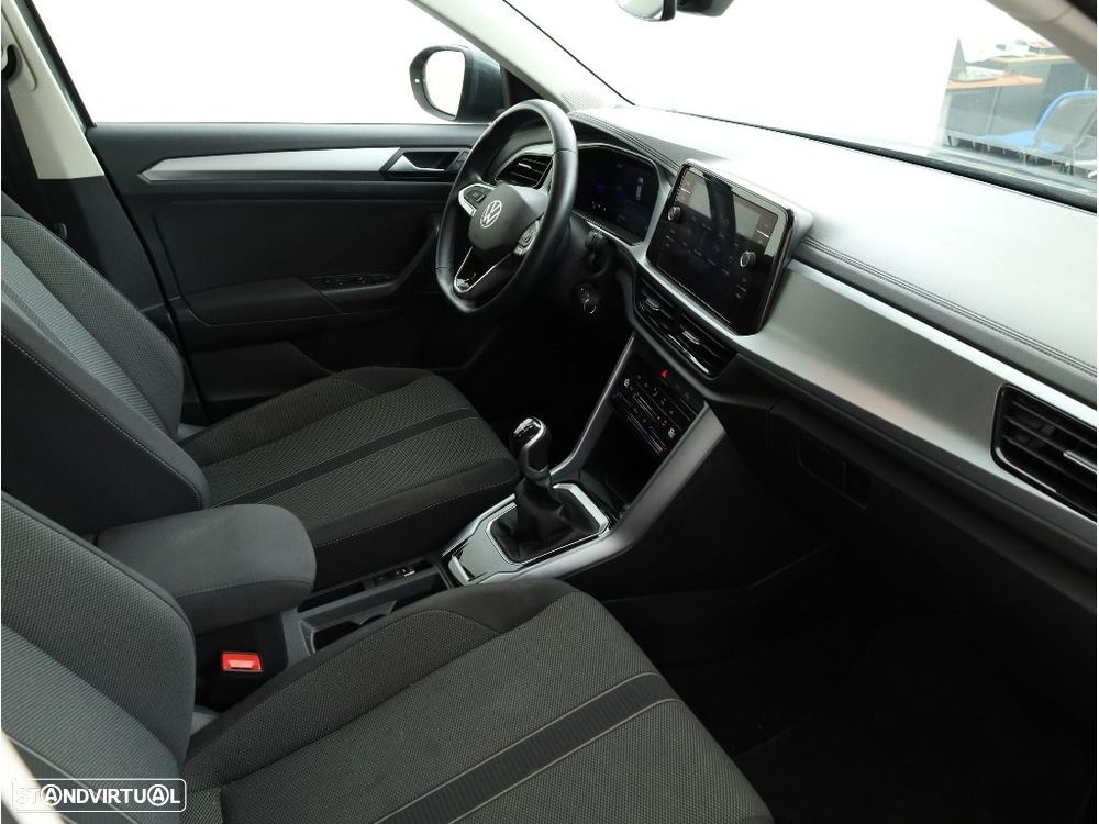 Volkswagen T-Roc 1.0 TSI Urban — fotografia 11