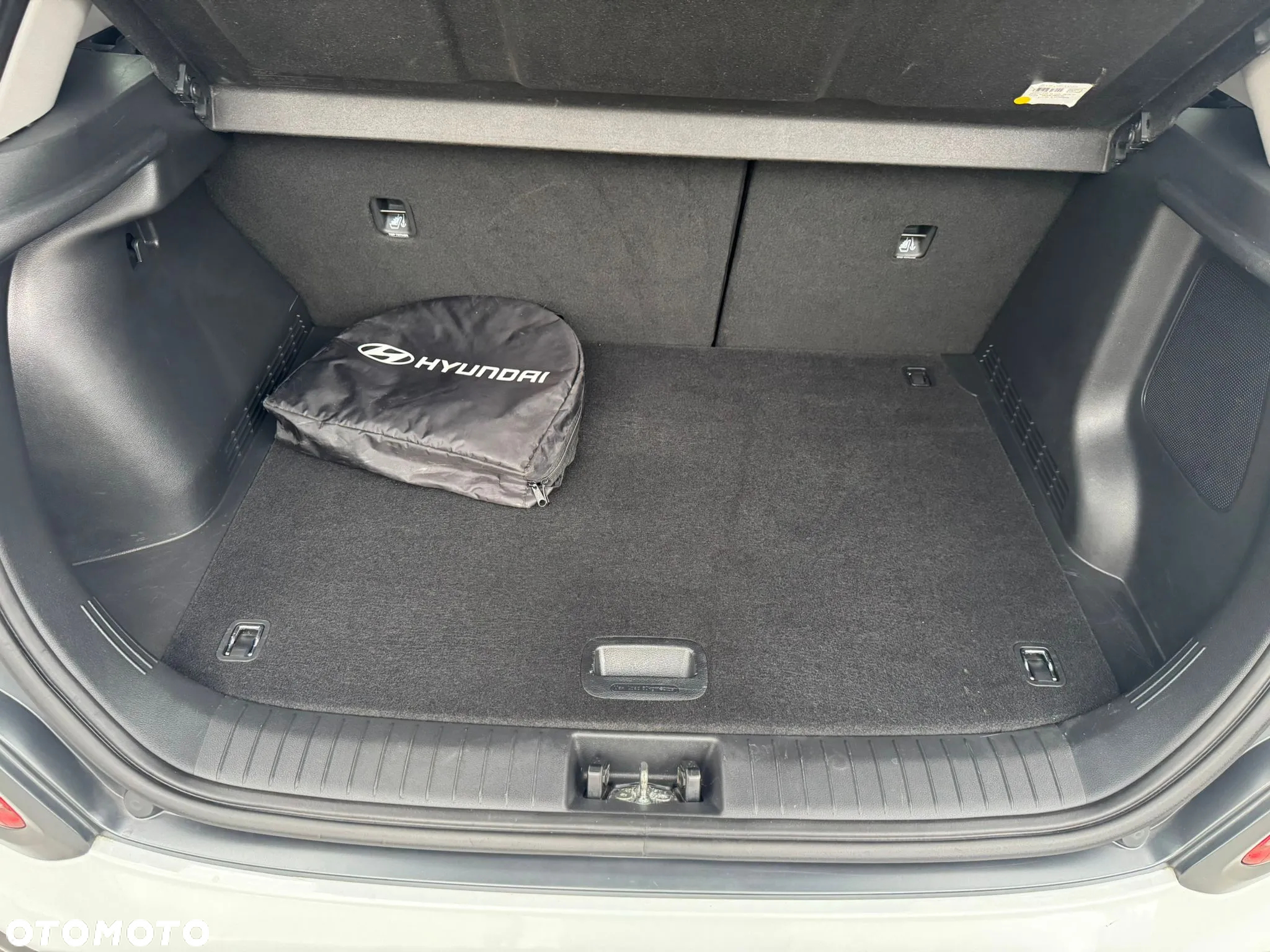 Hyundai Kona Electric 64kWh Premium - 23