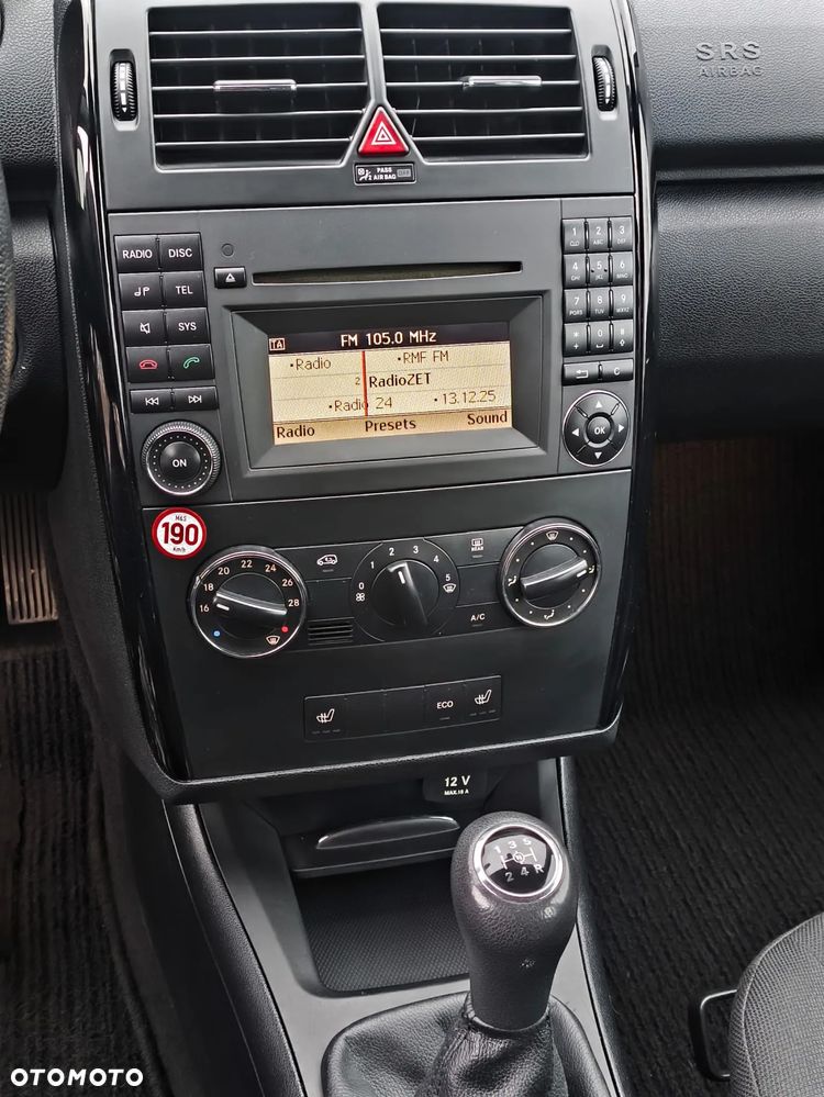 Mercedes-Benz Klasa A 160 BlueEFFICIENCY Special Edition - 16