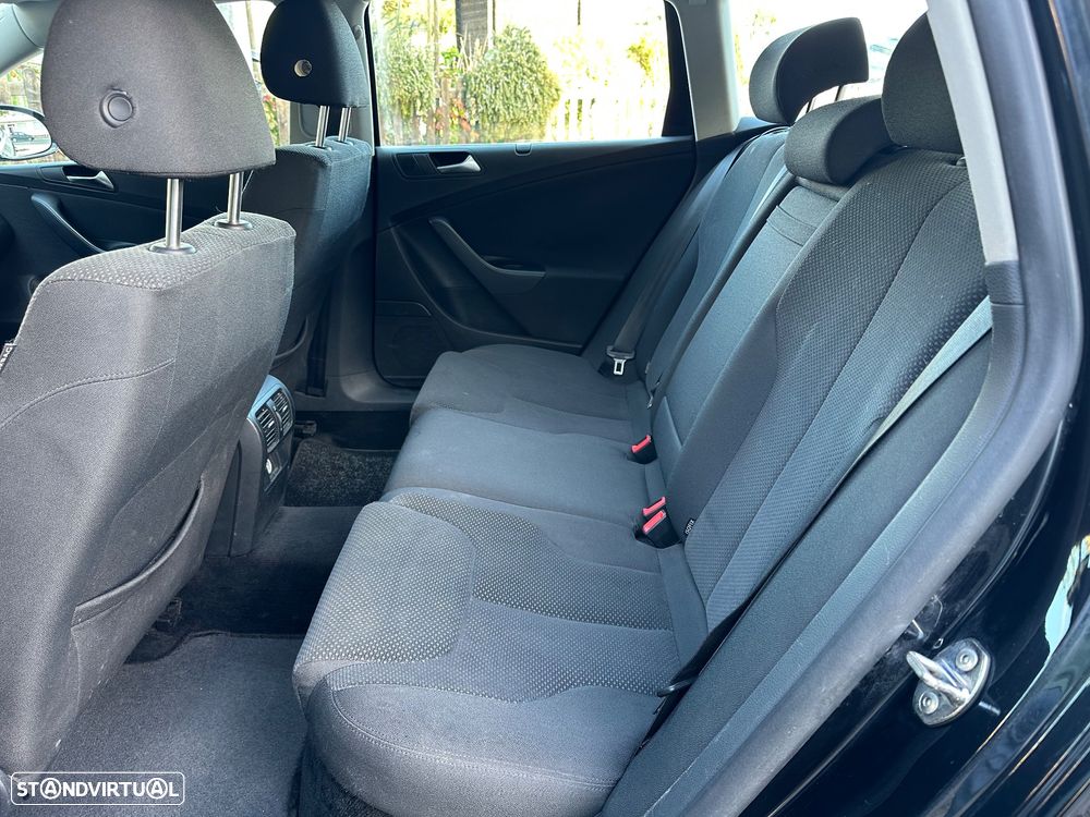 VW Passat 1.6 TDI Confortline - 14