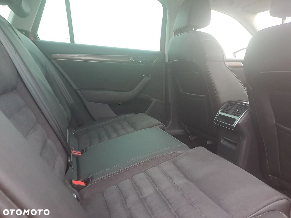 Skoda Superb 2.0 TDI SCR 4x4 Scout DSG - 12