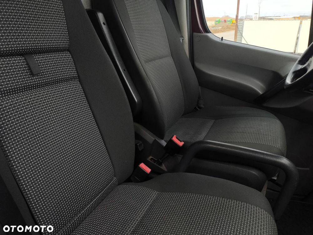 Mercedes-Benz Sprinter - 20