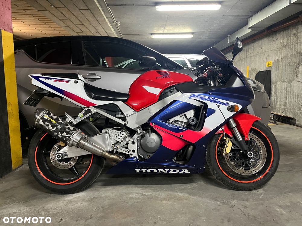 Honda CBR - 1