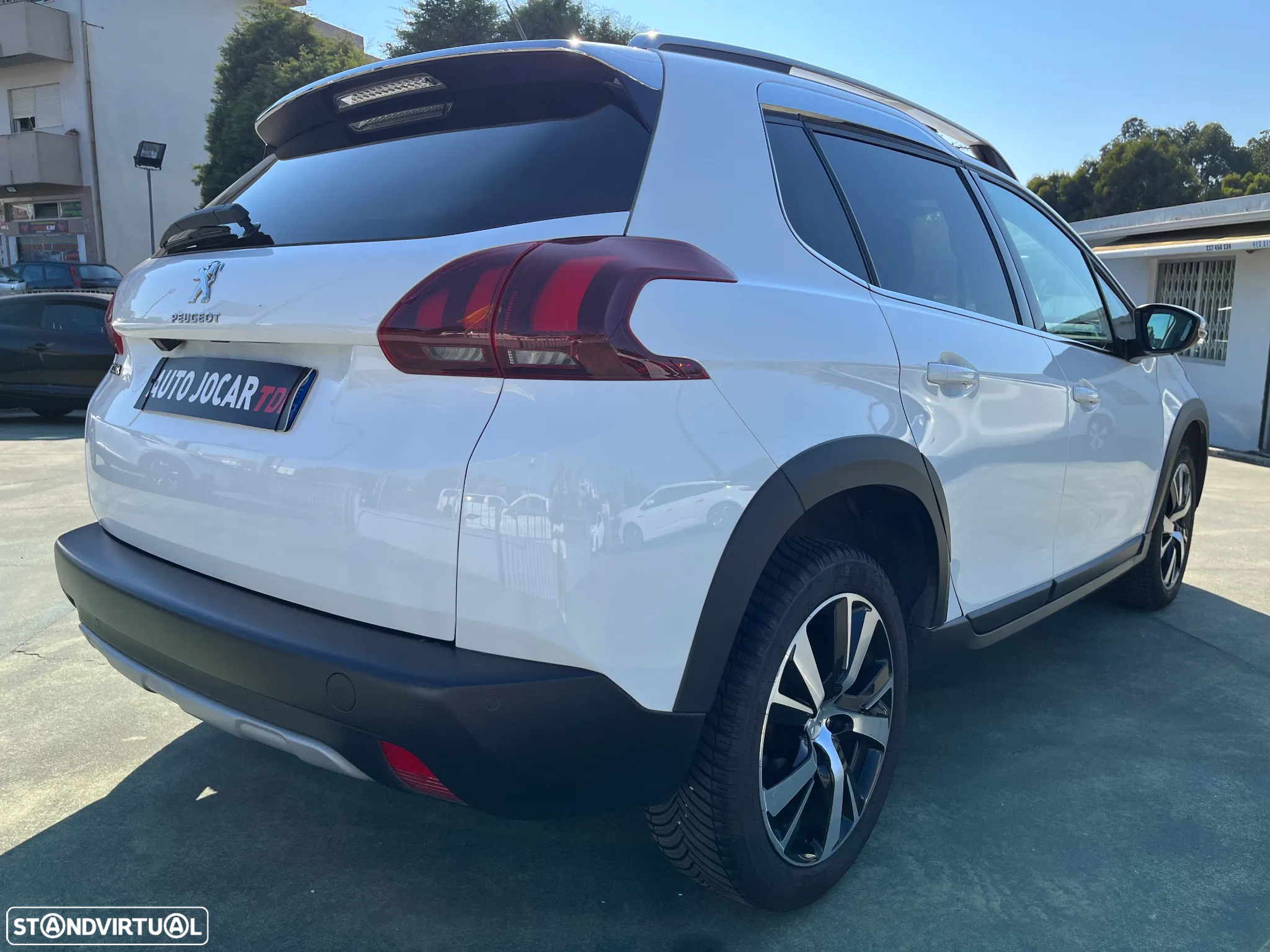 Peugeot 2008 1.5 BlueHDi Allure EAT6 - 7