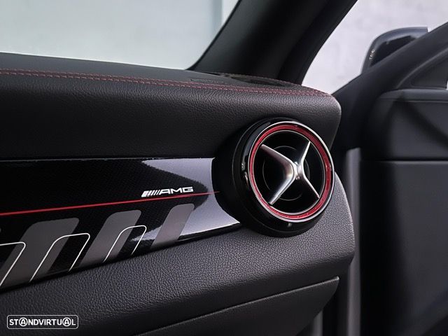 Mercedes-Benz CLA 45 AMG 4Matic Speedshift DCT 7G Night Edition - 24