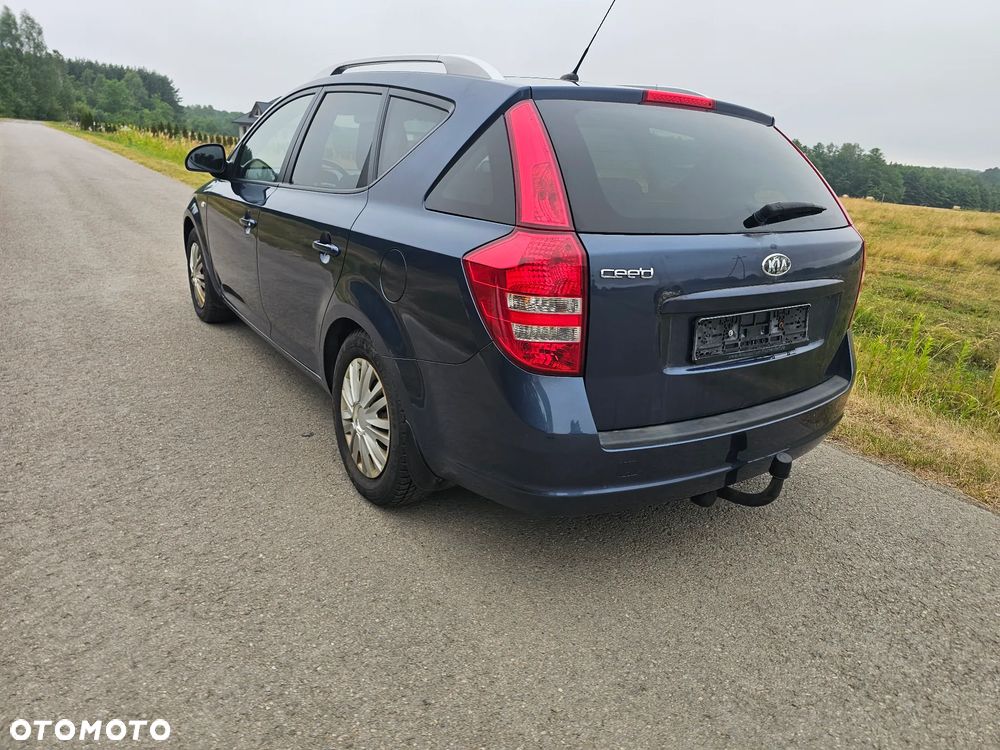 Kia Ceed - 29