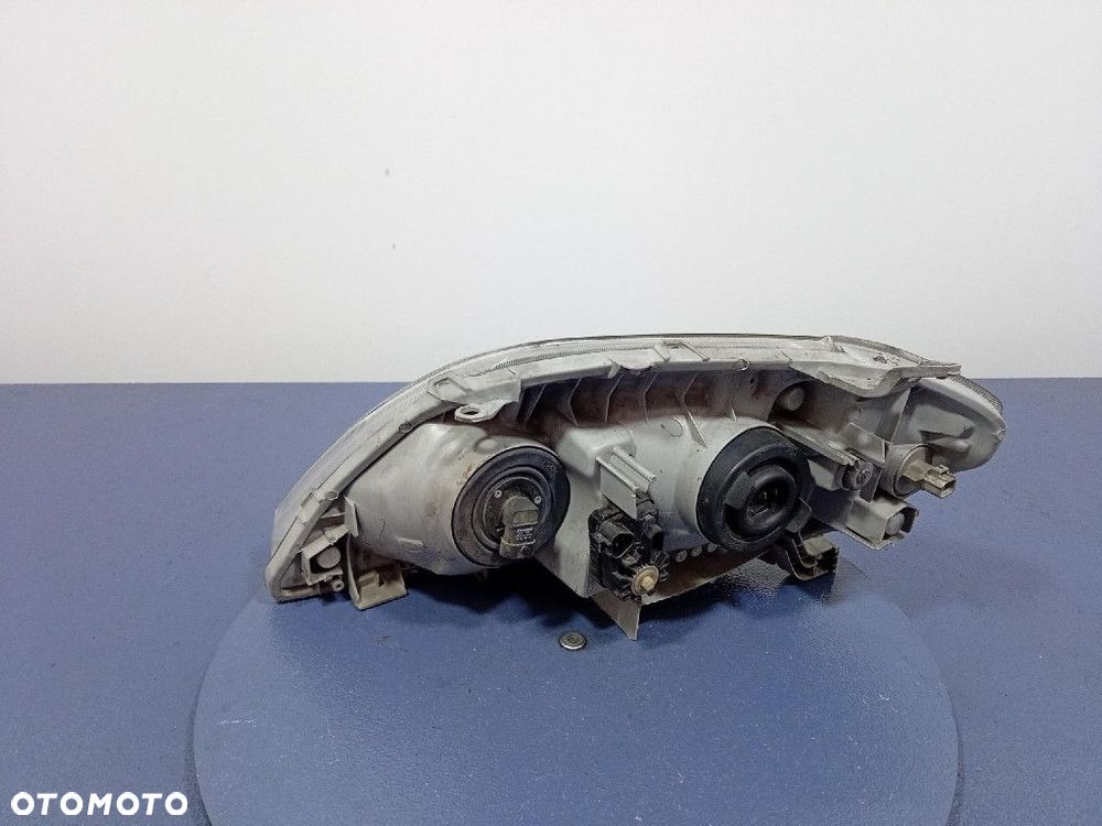 TOYOTA COROLLA E12 KOMBI REFLEKTOR PRAWY LAMPA PRZÓD EU 20A265B - 2
