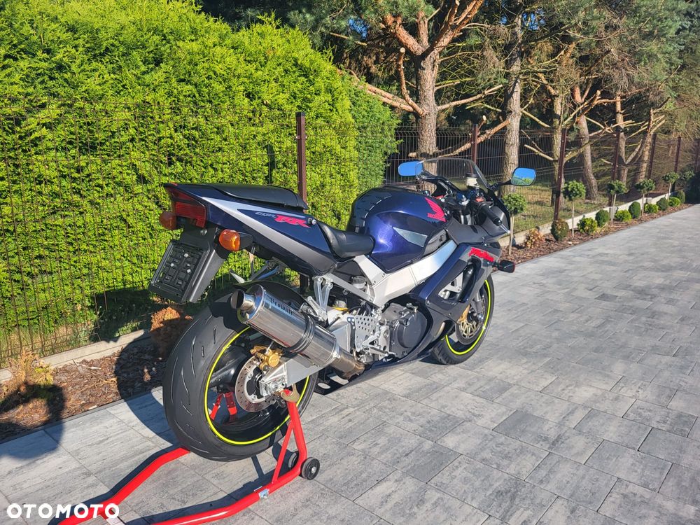 Honda CBR - 17