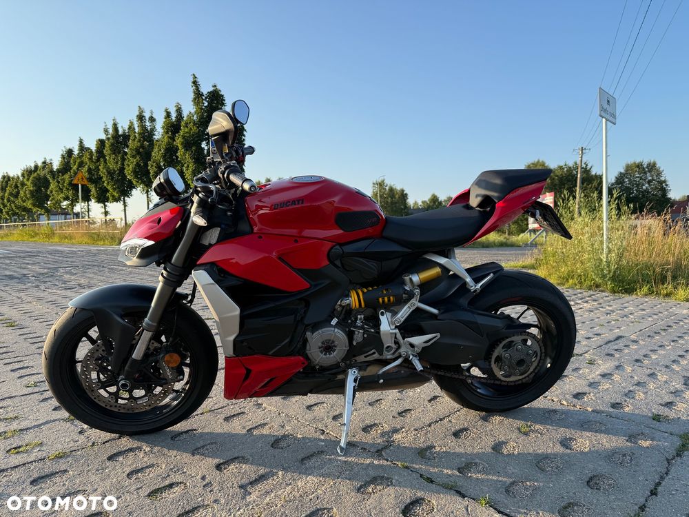 Ducati Streetfighter V2 - 6