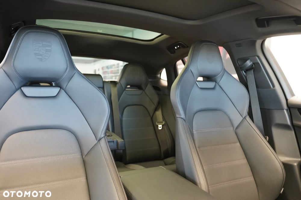 Porsche Panamera 4S E-Hybrid PHEV - 12
