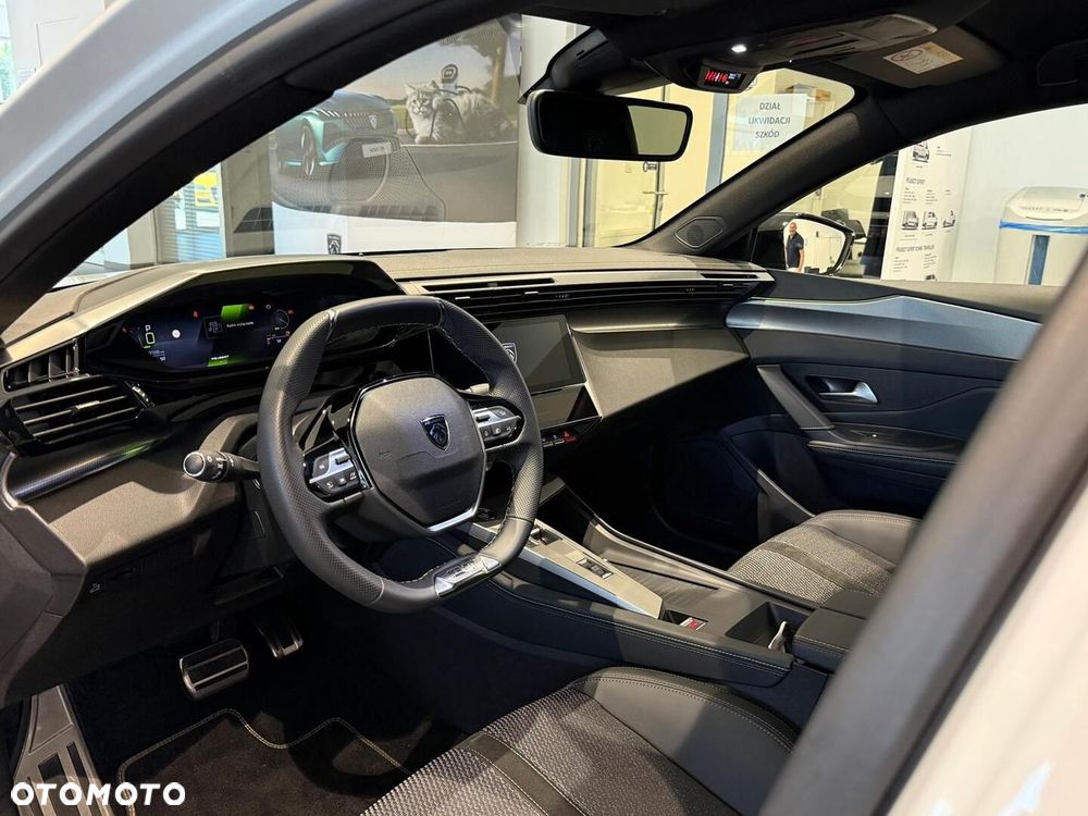 Peugeot 408 - 14