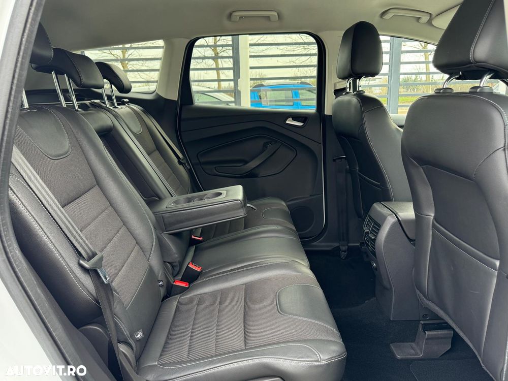 Ford Kuga 1.6 EcoBoost 2x4 Titanium - 17