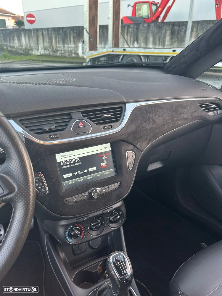 Opel Corsa 1.4 Turbo S&S GSi - 10