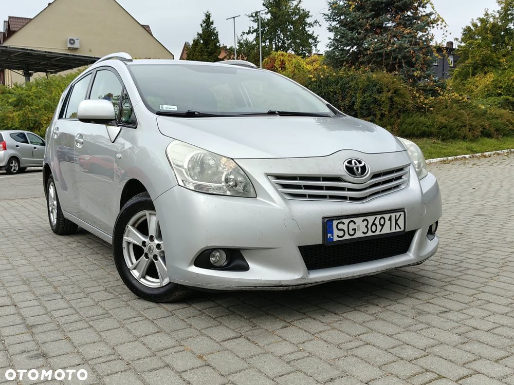 Toyota Verso 2.0 D-4D Premium - 25
