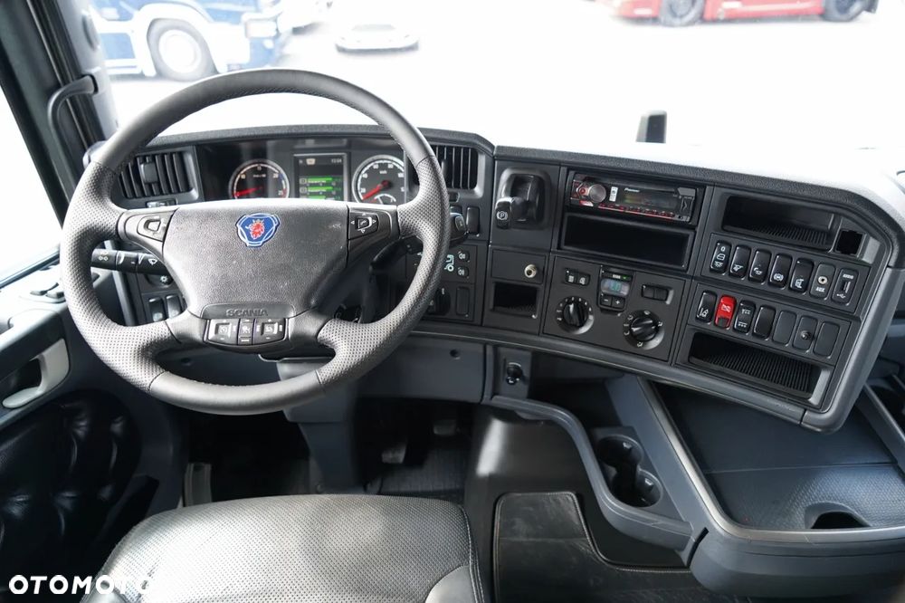 Scania R 580 / V8 / RETARDER / CAŁA NA PODUSZKACH / KLIMA POSTOJOWA / SKÓRY / OPONY 100 % / PO ZŁOTYM KONTRAKCIE SERWISOWYM - 29