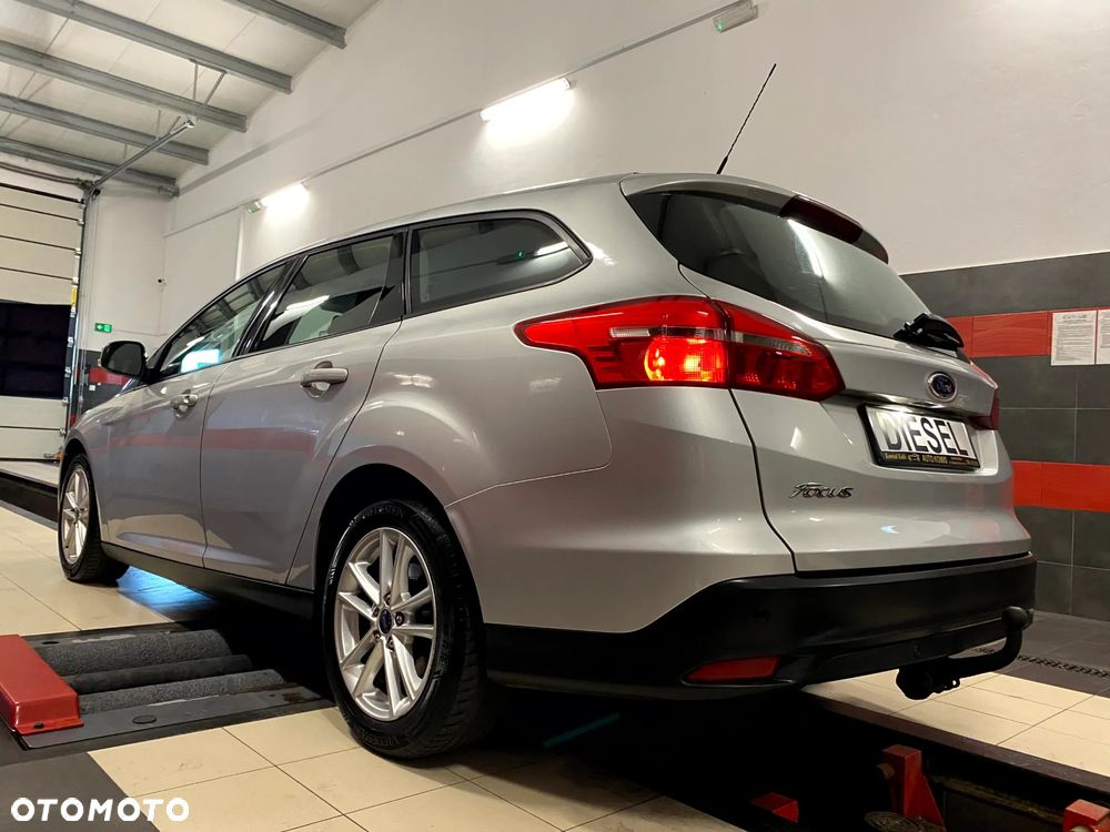 Ford Focus 1.6 TDCi DPF Titanium - 9