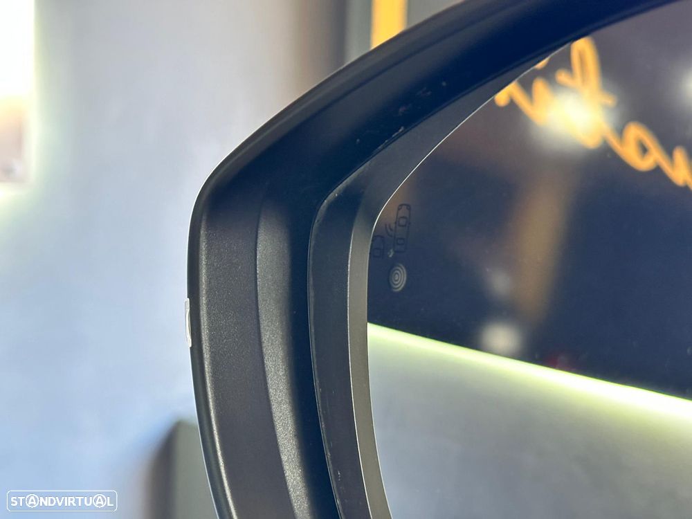 Peugeot 2008 PureTech 130 EAT8 GT Pack - 17