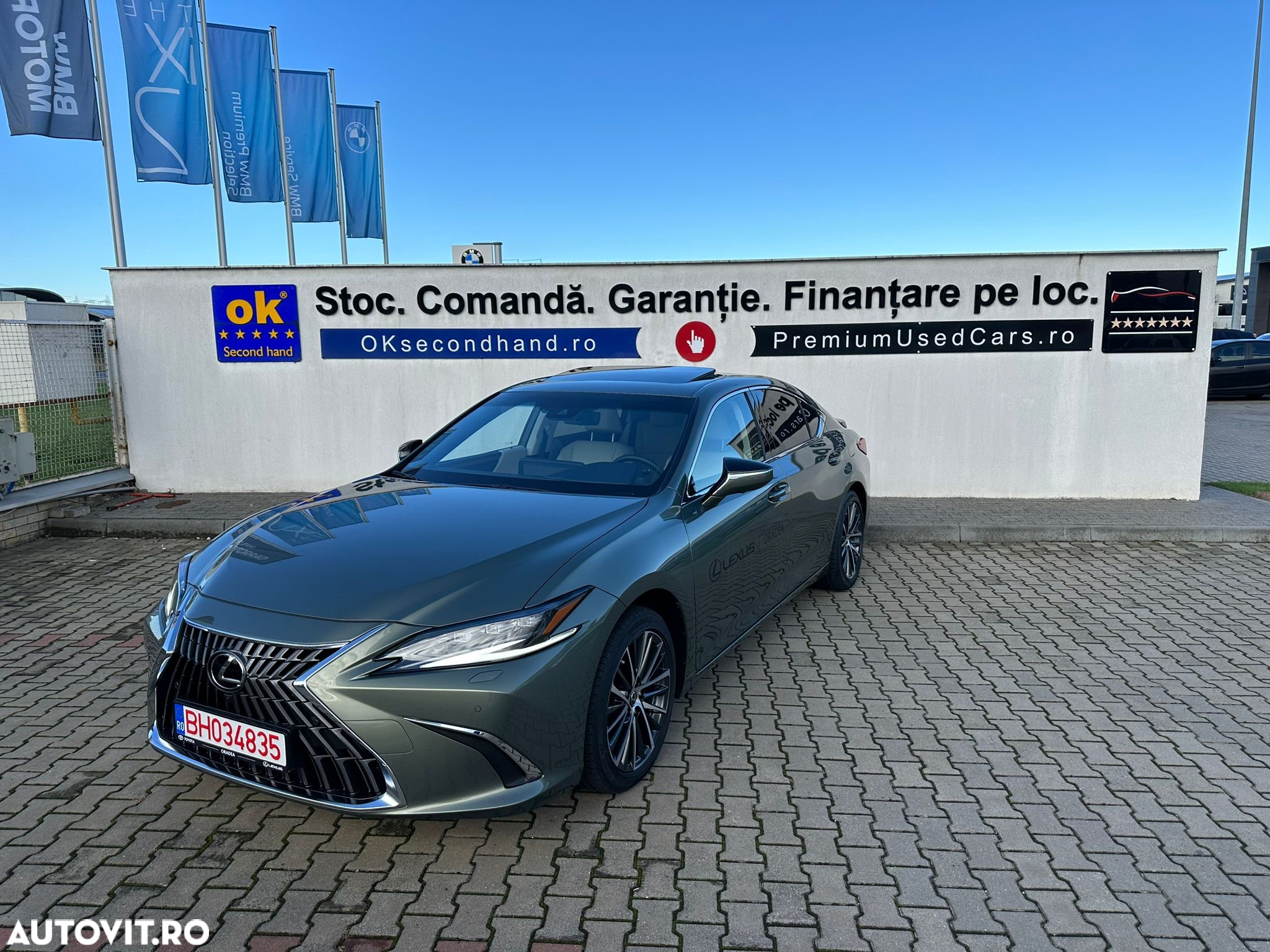 Lexus Seria ES 300h 2.5 TNGA HV 25H- 4X2 CVT Executive - 3
