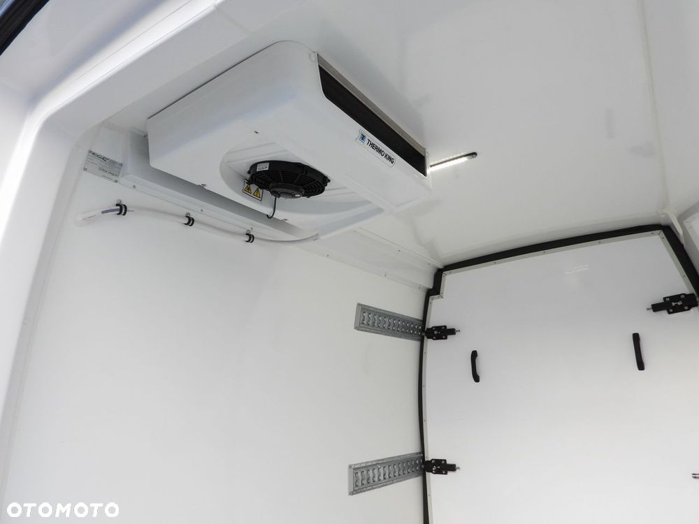 Iveco DAILY 35S14 FURGON CHŁODNIA  0*C ZASILANIE 230V NAWIGACJA AUTOMAT  KLIMATYZACJA  140KM - 27