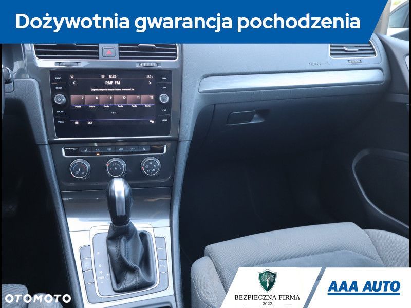 Volkswagen Golf - 9