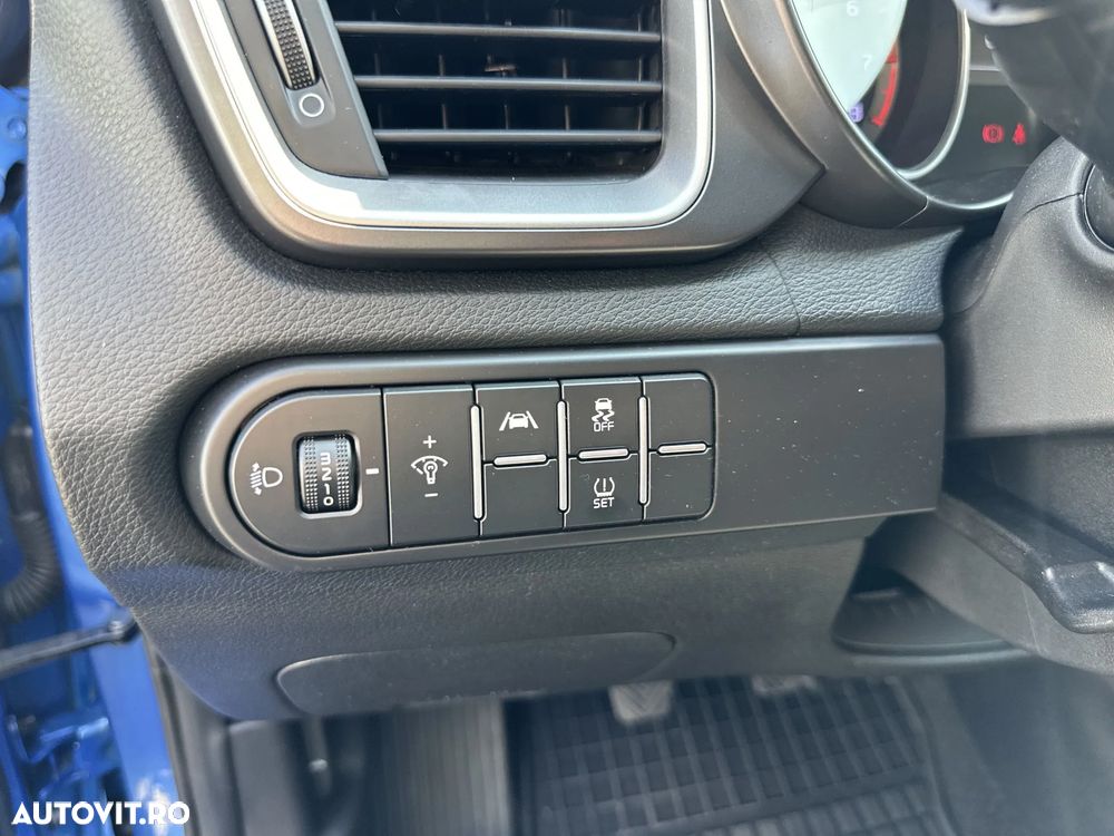Kia Ceed - 16