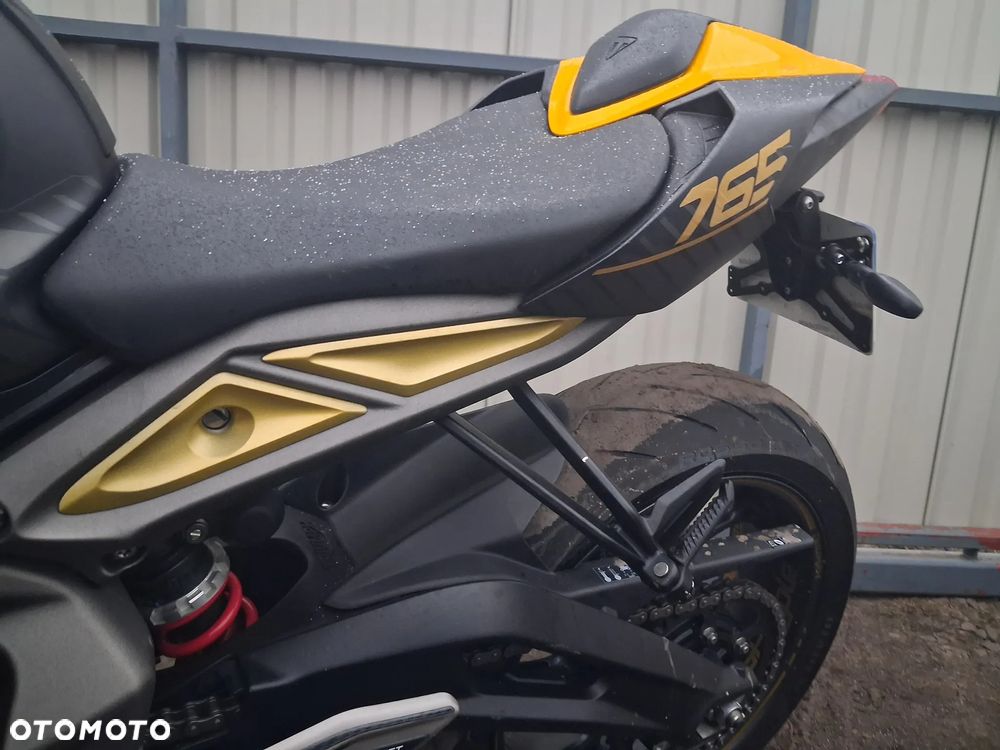 Triumph Street Triple - 24