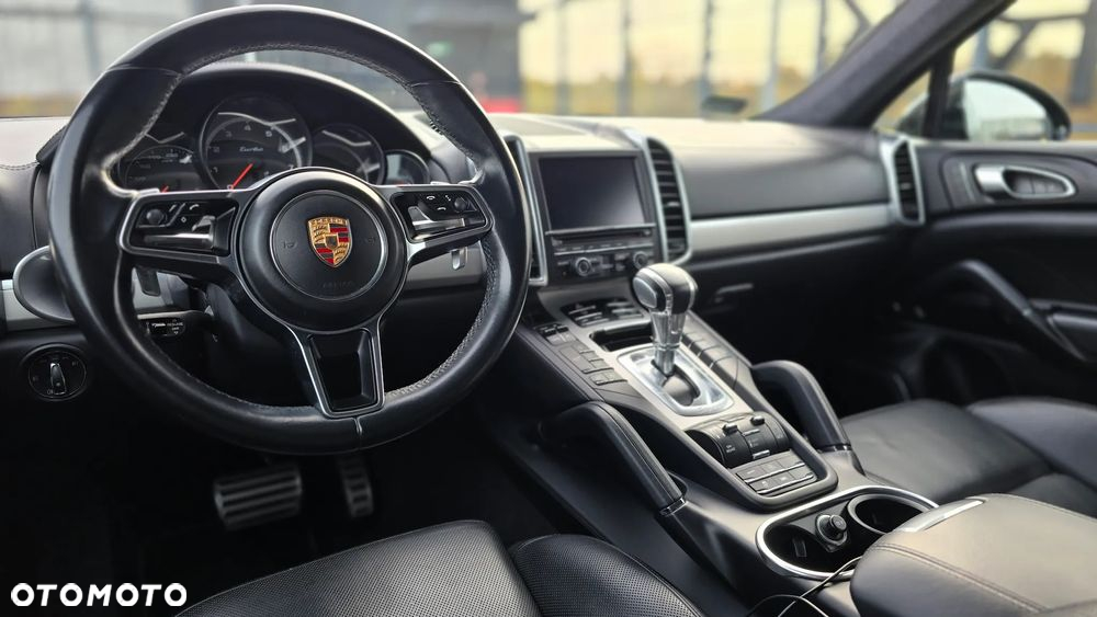 Porsche Cayenne Turbo - 33