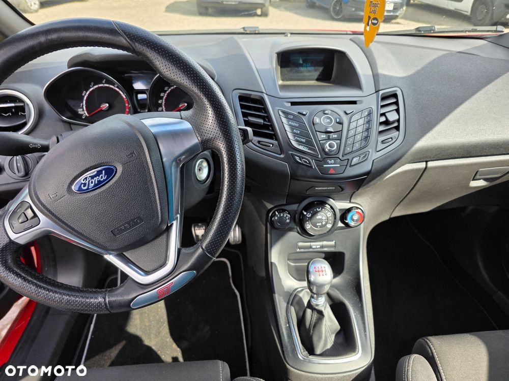Ford Fiesta 1.6 EcoBoost ST - 17