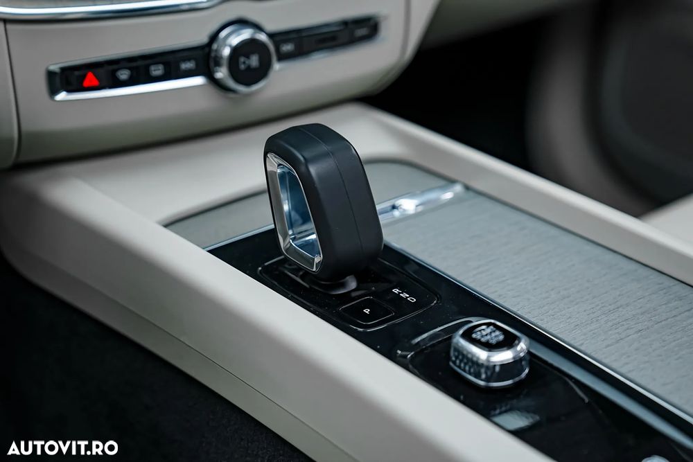 Volvo XC 60 T6 AWD Recharge Geartronic Inscription - 34