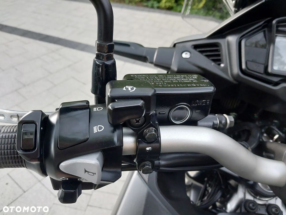 Honda VFR - 9
