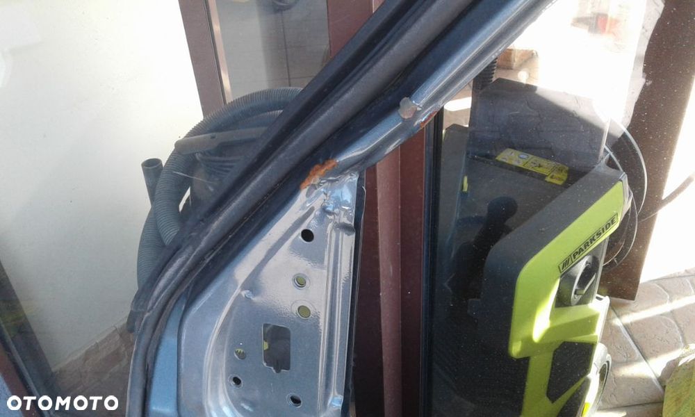 Suzuki Jimny prawe drzwi przednie - 3