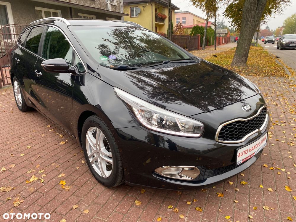 Kia Ceed 1.6 GDI Dream Team Edition - 10