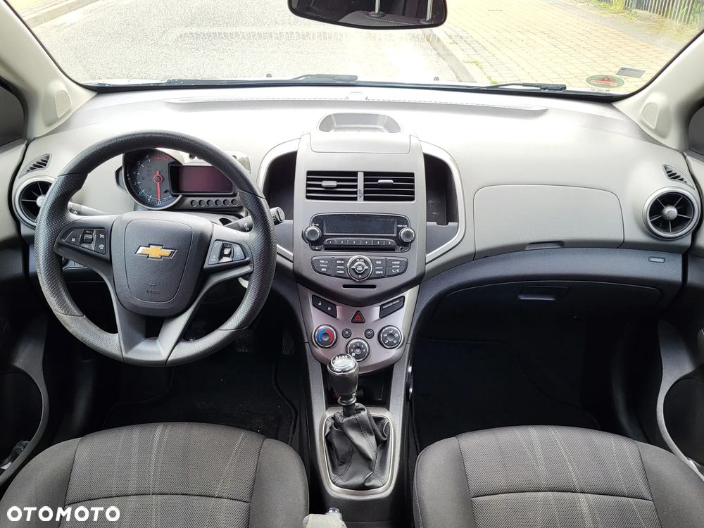 Chevrolet Aveo 1.4 LT - 9
