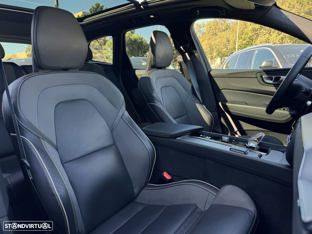Volvo XC 60 2.0 T6 PHEV Black Edition AWD - 22