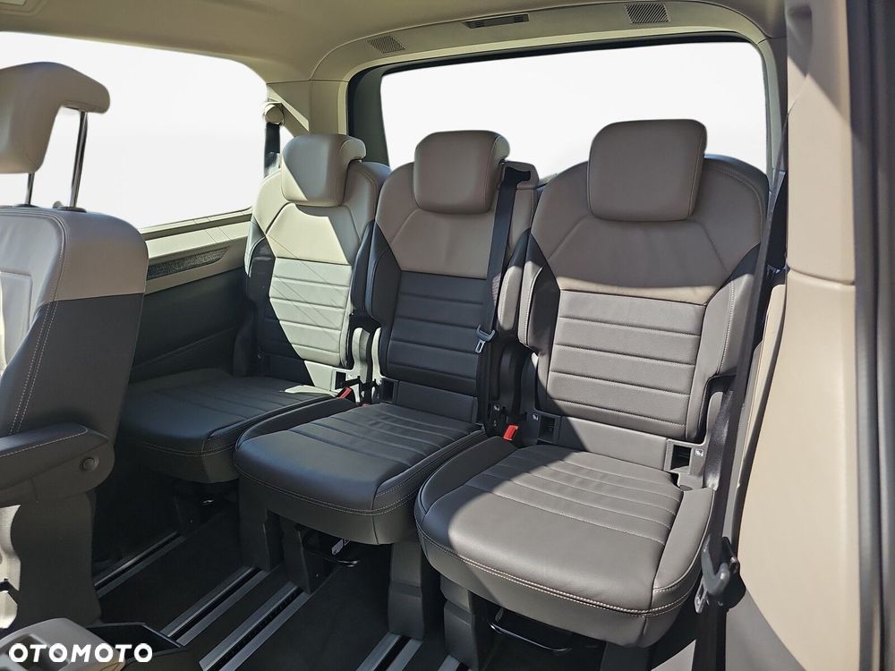 Volkswagen Multivan - 12