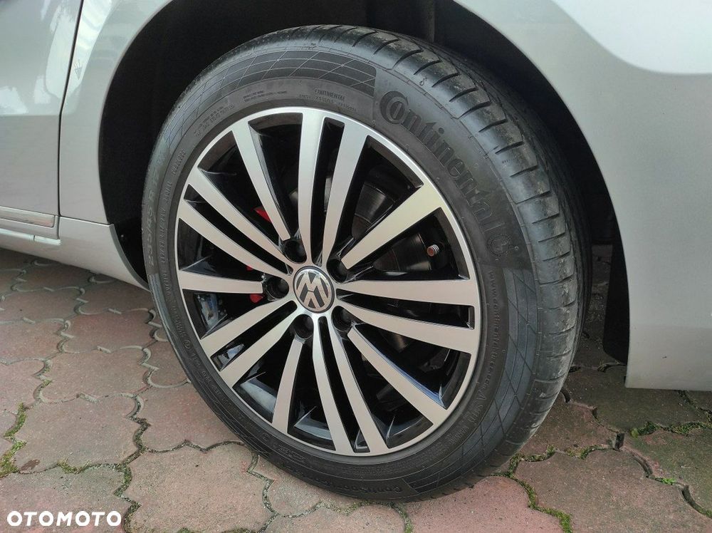 Volkswagen Passat - 17