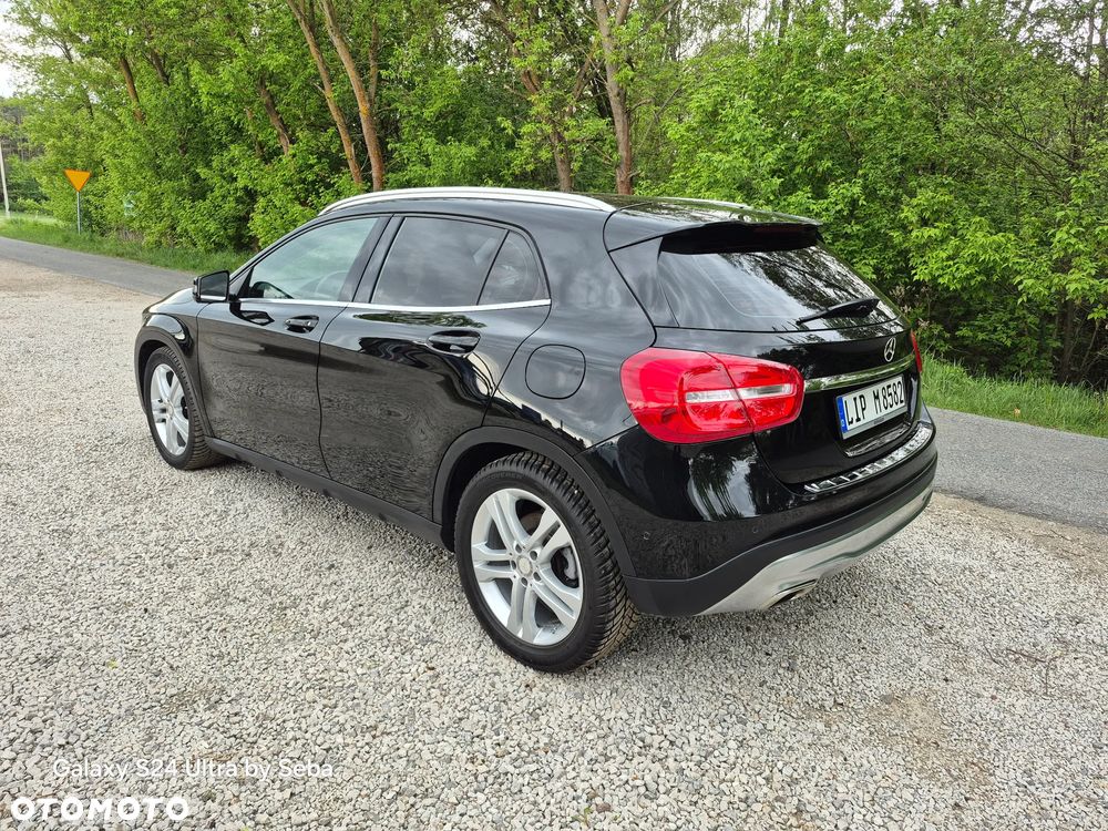 Mercedes-Benz GLA 200 7G-DCT - 8