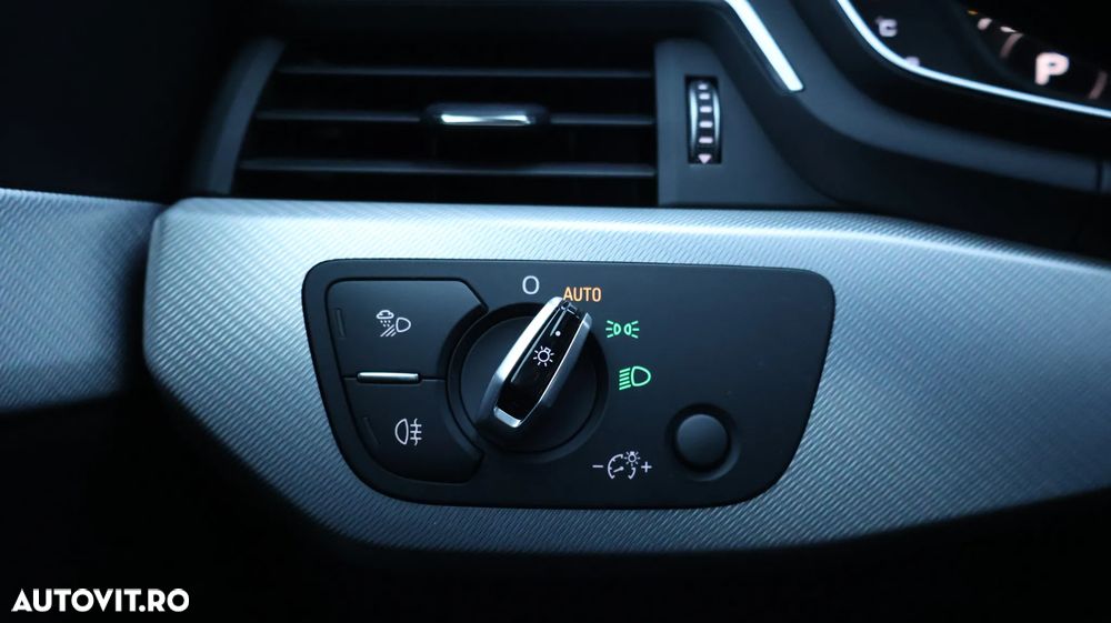 Audi A4 Avant 2.0 TDI S tronic Sport - 29