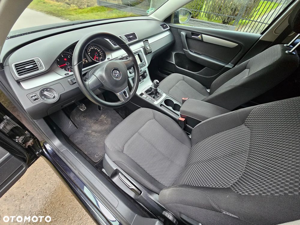Volkswagen Passat 2.0 TDI DPF BlueMotion Technology Comfortline - 7