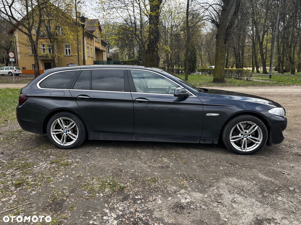 BMW Seria 5 525d xDrive - 3