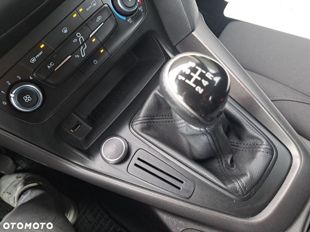 Ford Focus 1.6 Trend - 28