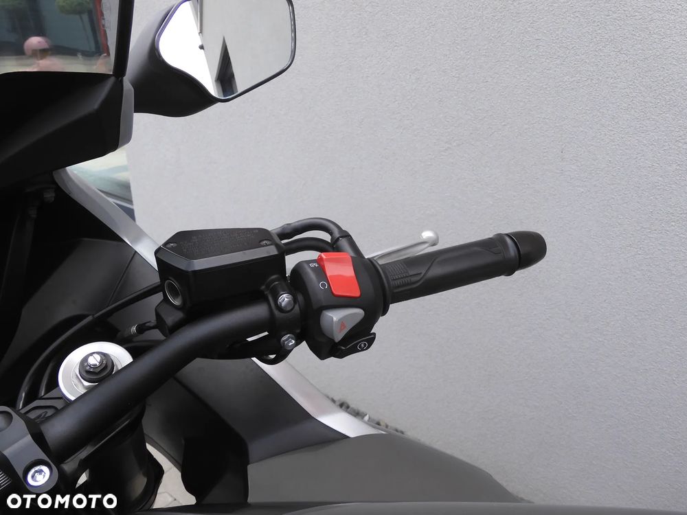 Honda VFR - 27